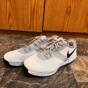 NEW nike gym trainer athletic shoes mens size 10.5
